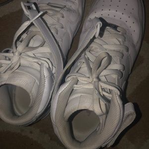 I’m selling Air Force 1s